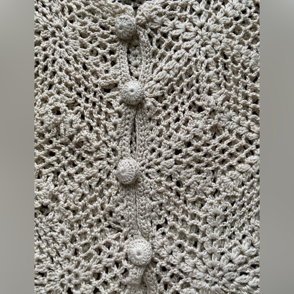 Say What? Crocheted Cream/Tan/Off-White Cropped Top; Size:Small - Picture 2 of 9